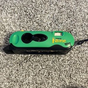 Polaroid i-zone pocket camera